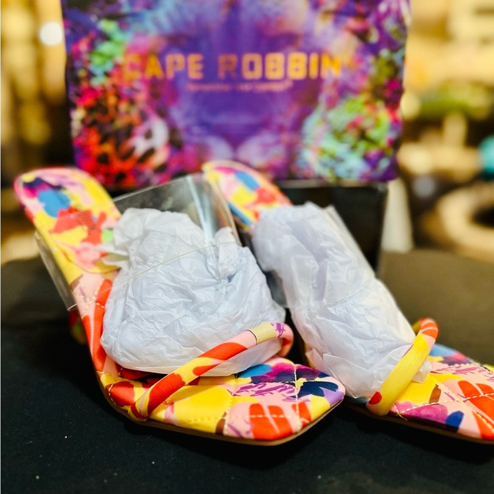 Cape Robbin Multicolor Heels - Picture 3 of 5